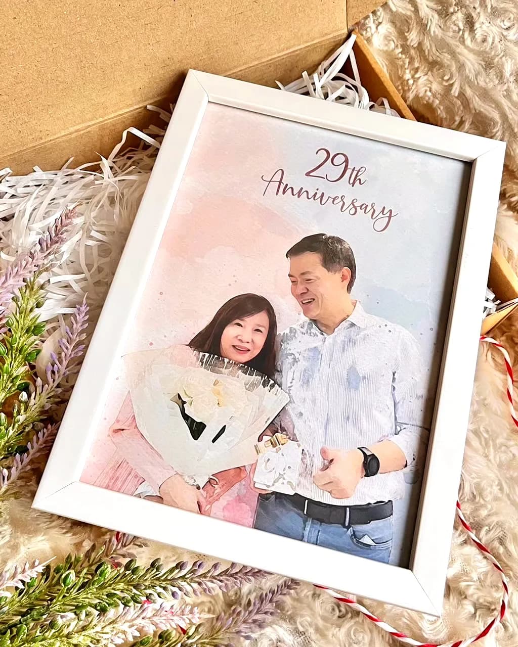 ภาพวาดสีน้ำคู่สามีภรรยาสูงวัยในกรอบขาว ของขวัญครบรอบแต่งงานปีที่ 29